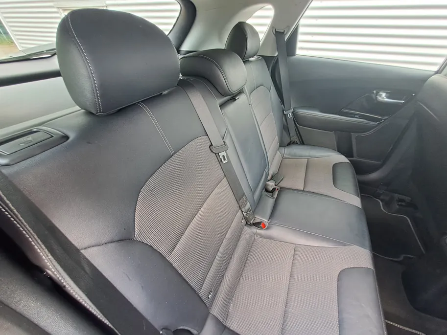 Kia Niro 1.6 GDi Hybrid DynamicLine | Automaat | Navi | Camera | Apple Carplay/Android Auto | Cruise control | electronic climate control | Hybride