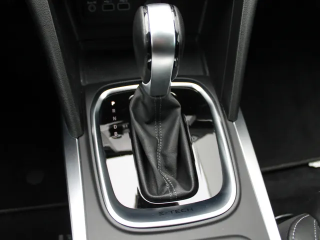 Renault Megane E-Tech Estate 1.6 Plug-In Hybrid 160 PK Intens | Automaat | Pack easy | Pack Drive |