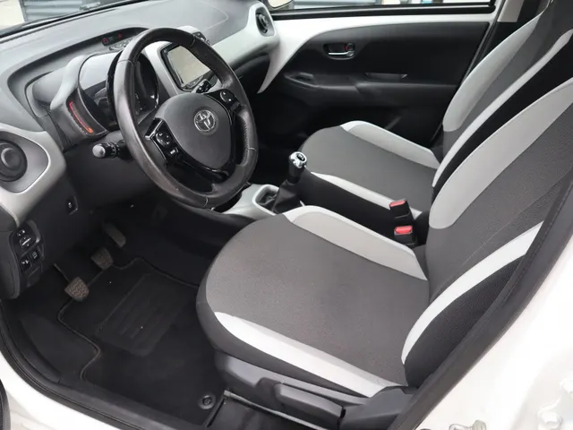 Toyota Aygo 1.0 VVT-i x-play Carplay | Camera