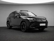 Volkswagen Tiguan 1.5 eHybrid 272pk DSG R-Line Business · Trekhaak · Panoramadak · Dodehoeksensoren · Apple/Android Car Play · Camera · Garantie t/m 23-08-2028 of 100.000km