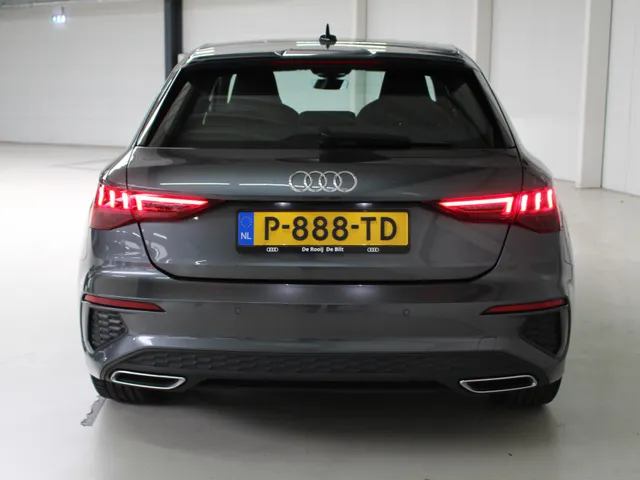 Audi A3 Sportback 35 TFSI S edition Navigatie | B&O Audio | 18' Velgen | Sportstuur |