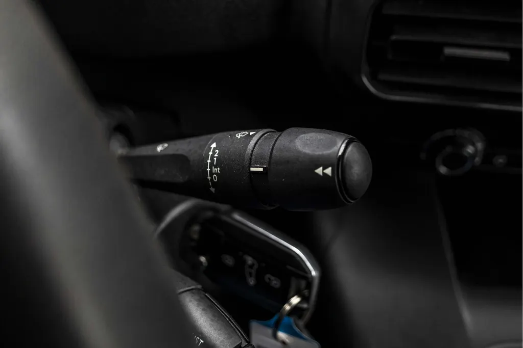 Peugeot Partner 1.5 BlueHDI Pro Long EX.BTW | Inclusief Imperial met ladderrol | All Season banden |
