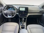 Hyundai IONIQ 1.6 GDi PHEV Premium | 52km elektrisch WLTP | Navigatie | Trekhaak | Climate Control | Apple Carplay & Android Auto | Parkeersensoren rondom | Stoel- en stuurverwarming |