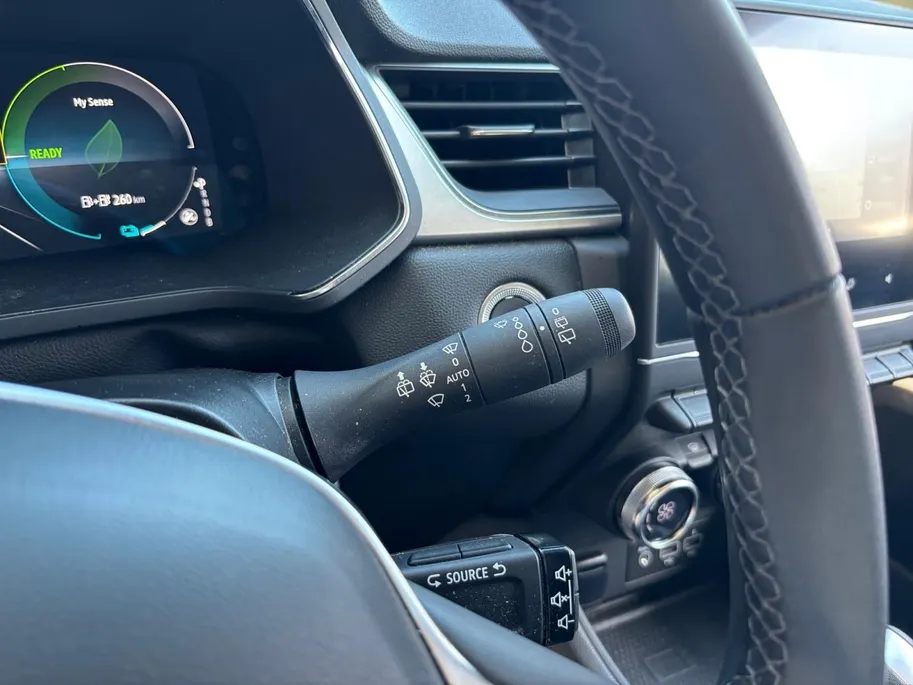 Renault Captur 1.6 E-Tech plug-in hybrid 160 techno | Apple Carplay / Android Auto | Climate Control | 17' Lichtmetaal | Cruise control