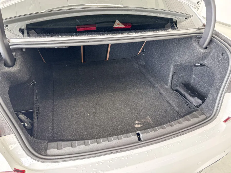 BMW 3 Serie Sedan 318i High Executive