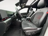 Hyundai Kona 1.6 GDI HEV N Line Sky | Schuif-/kantel dak | 360 camera | Apple Carplay/ Android Auto | Stoelverwarming voor & achter | Stoelventilatie |  Navigatie |