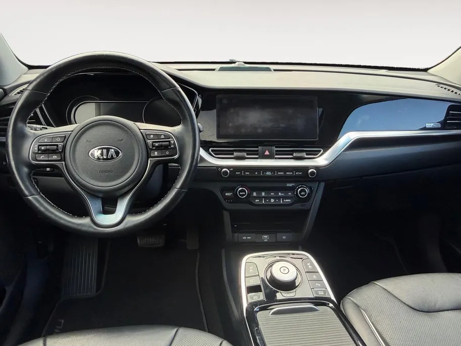 Kia e-Niro ExecutiveLine 64 kWh | LEDER | CAMERA | JBL | STOELVERWARMING/ VENTILATIE | PARKEERSENSOR |