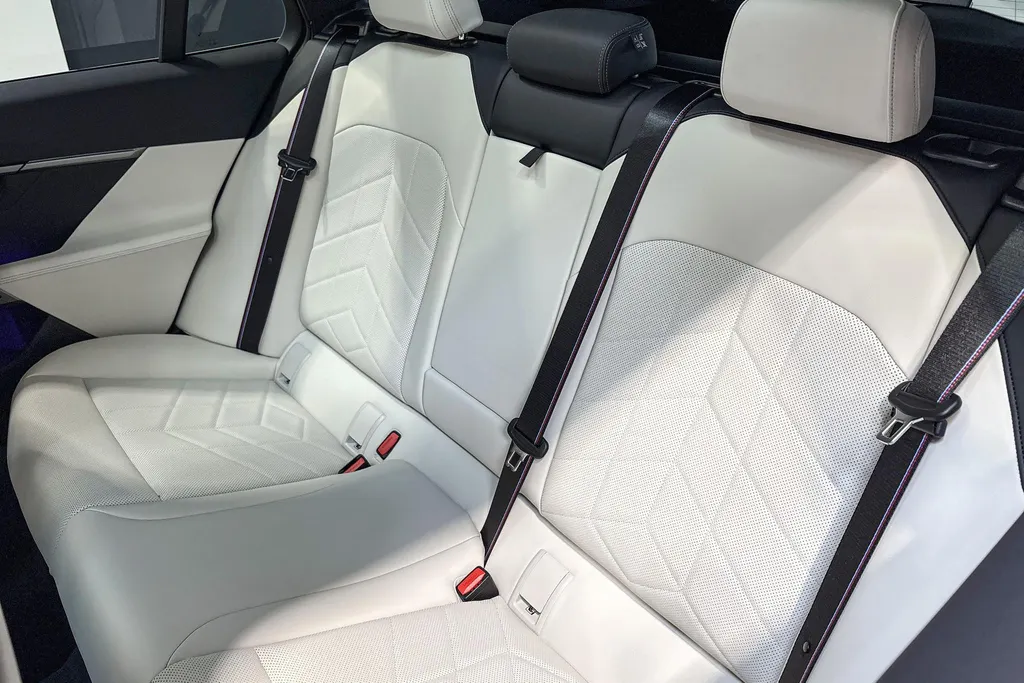 BMW 5 Serie Touring 550e xDrive