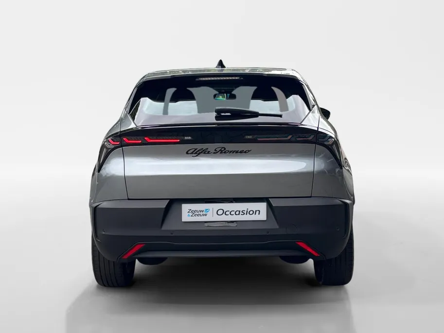 Alfa Romeo Junior Elettrica 54 kWh 156PK AUTOMAAT | APPLE CARPLAY | ADAPTIVE CRUISE CONTROL | PARKEER SENSOREN | AIRCO |