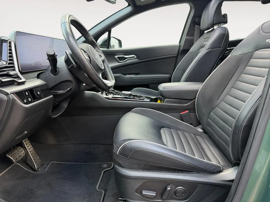 Kia Sportage 1.6 T-GDi Hybrid GT-PlusLine | Zeer compleet | Trekhaak | Panoramadak | 100% Dealer onderhouden | Stoel & Stuurverwarming |