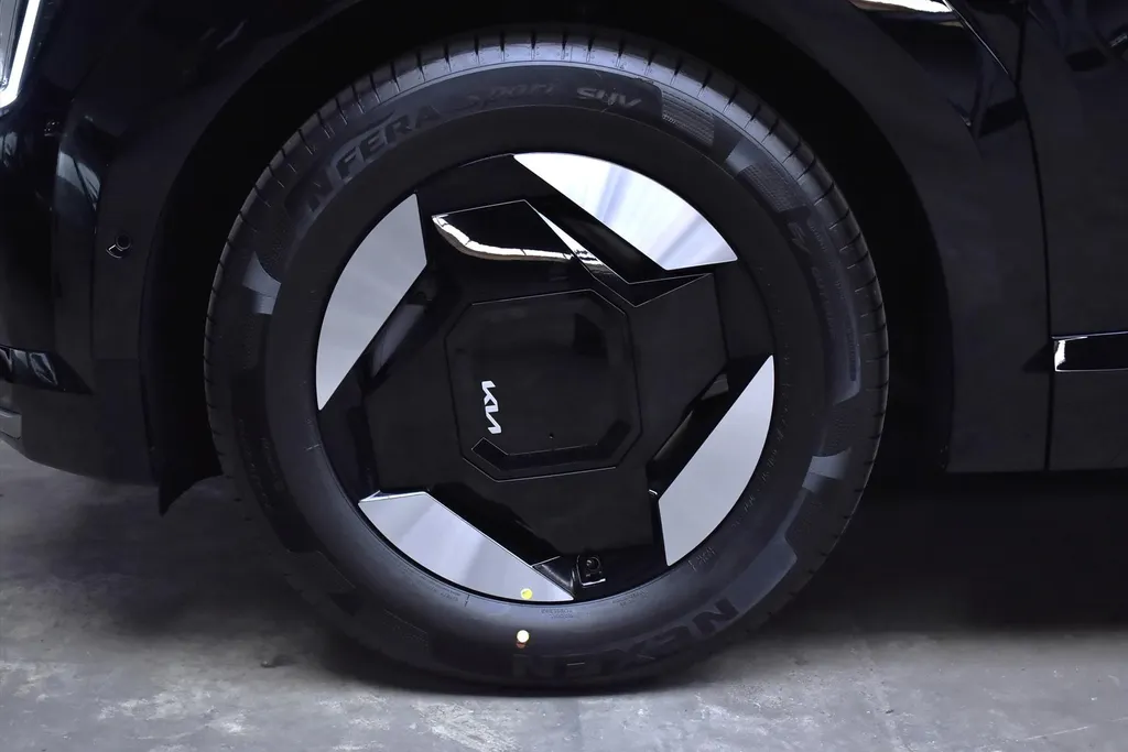 Kia EV9 99,8kWh 204pk RWD Plus NIEUW - SNEL LEVERBAAR