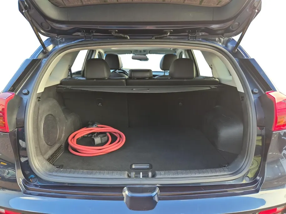 Kia e-Niro DynamicPlusLine 64 kWh | SOH 99,5 % | 3 Fase laden | 1e Eigenaar | Dealer onderhouden | Stoelverwarming | Schuif-/kanteldak | Fabrieksgarantie t/m 24-08-2029 + 3x 1 jaar |  NAP |
