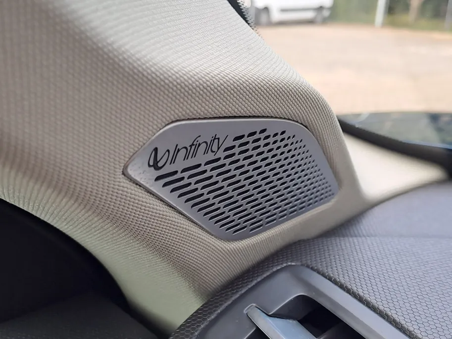 Lynk & Co 01 1.5 PHEV | SOH 97,3% | Automaat | Camera | Navigatie | Climate Control | Trekhaak afneembaar | Apple Carplay/Android Auto | DAB | Keyless entry | Keyless start | Stoel verw.