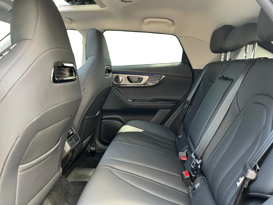 Omoda 5 EV Premium 61 kWh | Nieuw uit voorraad leverbaar |360 camera | Leder | Stoelverwarming en stoelverkoeling | Carplay |