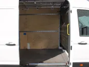 MAN TGE 35 2.0 L4H3 | Automaat | Trekhaak | Side bars | Airco | Laadruimte betimmerd |