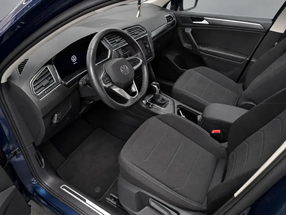Volkswagen Tiguan 1.4 TSI 245pk DSG eHybrid Elegance · Panoramadak · Camera · Apple/Android Car Play · Dodehoek Detectie · 18'' Inch ·
