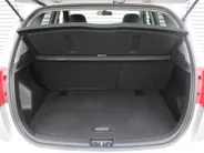 Kia Venga 1.4 CVVT First Edition | 16' LM | Trekhaak | Navi | Airco | Cruise | Camera | PDC | All seasons |
