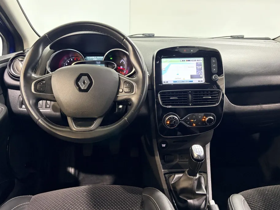 Renault Clio 90PK TCe Intens | Camera | Parkeersensoren | Lichmetalen Velgen | Climate Control | Cruise Control | Licht & Regensenor | Armsteun | Full LED | Keyless Entry |