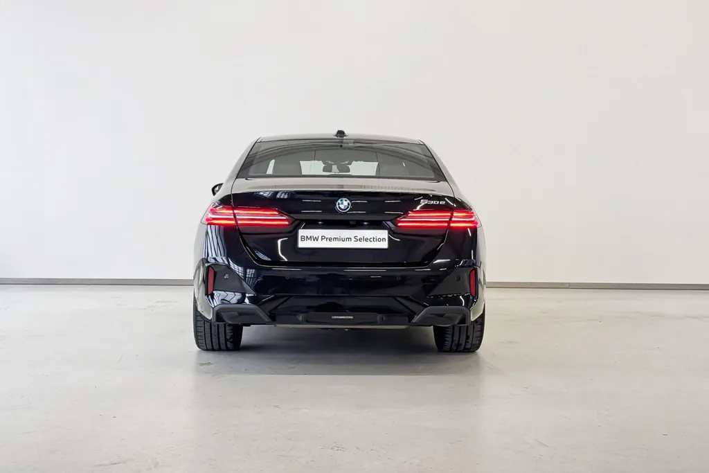 BMW 5 Serie Sedan 530e M Sport Edition M Sportpakket