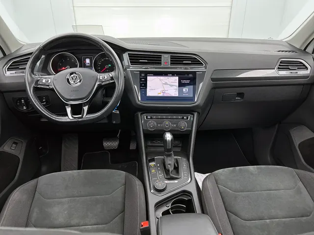 Volkswagen Tiguan 2.0 TSI 4Motion Highline Business R | PANORAMA | HEAD UP | ADAPTIVE | ELEKTR. A-KLEP | STOELVERW. | NAVI |