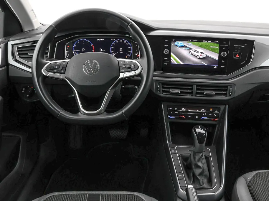 Volkswagen Polo 1.0 TSI 95pk DSG Style · Camera · Apple/Android Car Play · Stoelverwarming · IQ.Light · 15'' Inch ·