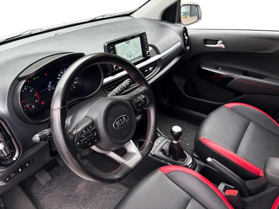 Kia Picanto 1.0 MPi GT-Line Edition Apple Carplay/Android Auto , navi , cruise , lm velgen , tel , camera , usb , sport stoelen , super mooie uitvoering . auto is voorzien van een nieuwe koppeling