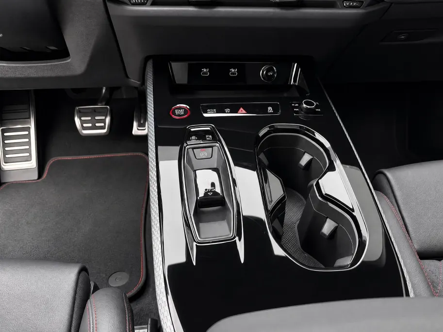 Audi A5 Avant 2.0 e-hybrid 367pk Quattro S edition Competition · Panoramadak · Inklap. Trekhaak · 360 Camera · B&O Sound · Head-Up Display · Elek. Stoelen + Geheugen Bestuurder · Garantie t/m 21-11-2030 of 100.000km