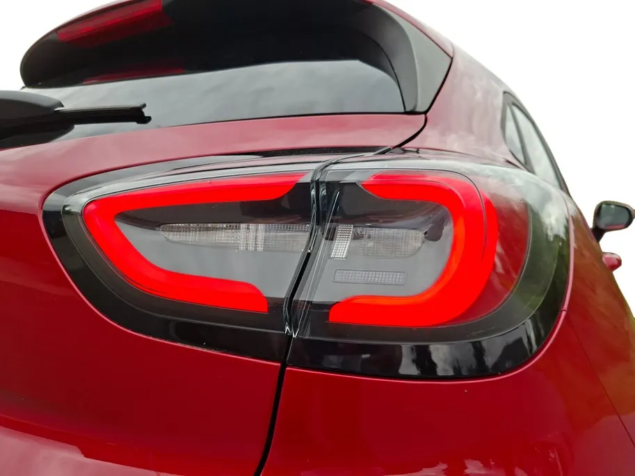 Ford Puma 1.0 EcoBoost Hybrid Titanium | !gratis upgrade naar automaat! | Winterpack | Camera | Apple Carplay&Android Auto | Led koplampen | Climate Control | Cruisecontrol |