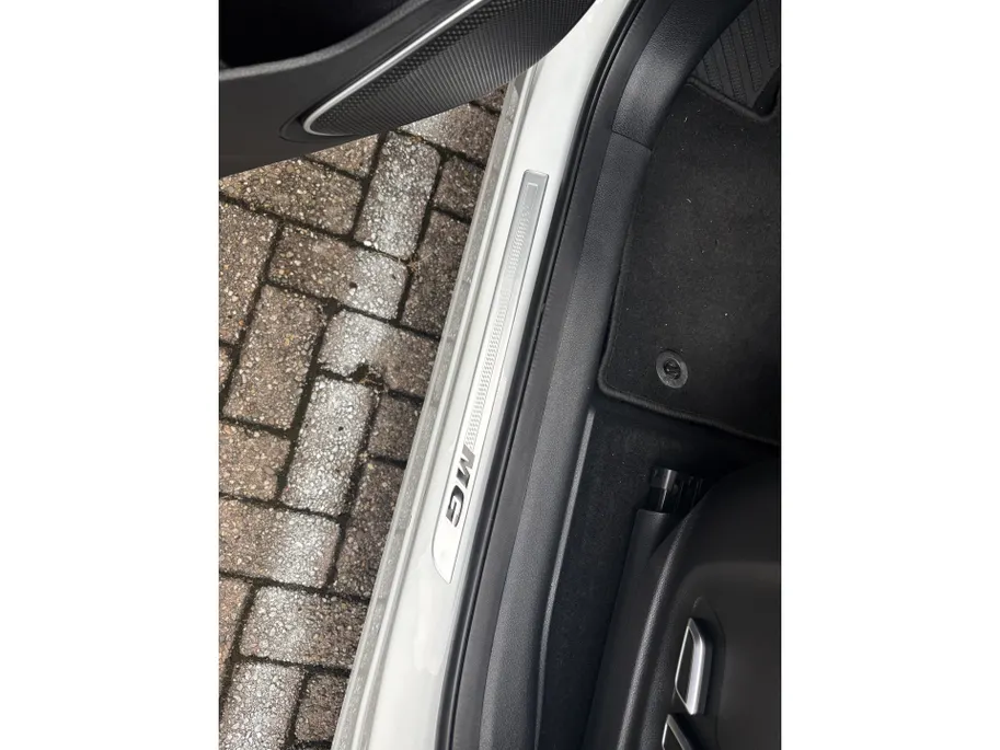 MG EHS 1.5 TGDI Luxury | Panorama Dak | Navi | Camera | Automaat  | Leer | Cruise | Apple Carplay/Android Auto | Voorstoelen verwarmd