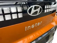 Hyundai Inster Evolve 49 kWh | Nieuw | Uit voorraad leverbaar | Zeer compleet | 360 km range | 360 graden camera | Hyundai Rotterdam - Noord |