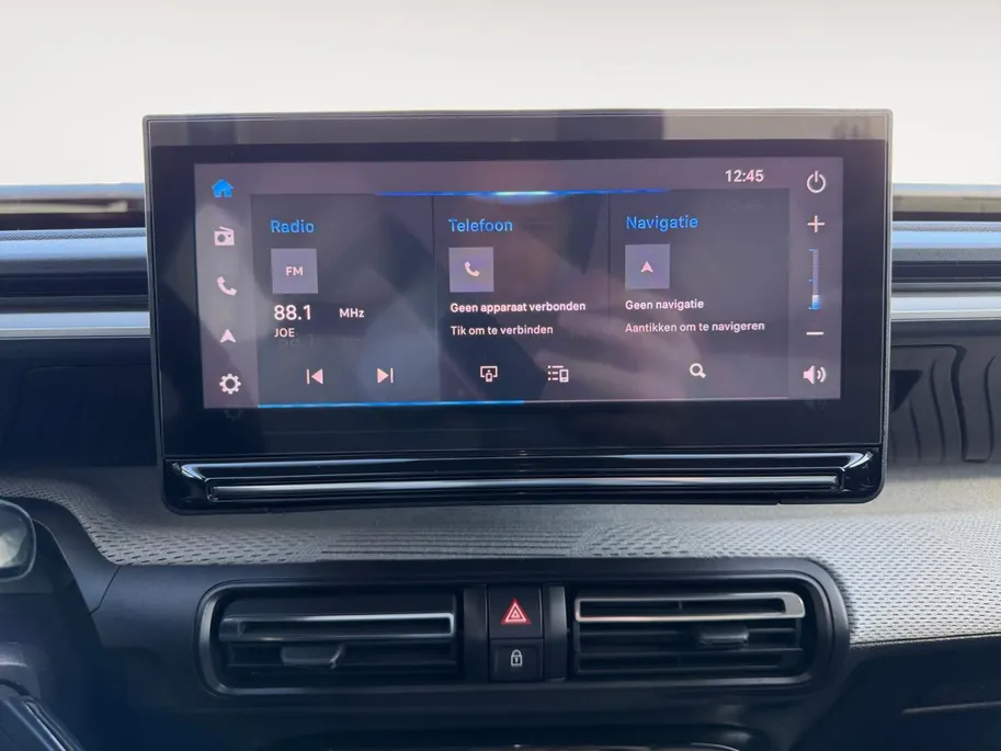Citroën C3 1.2 Hybrid 110pk Max | Dealer onderhouden | NL auto | Automaat | Cruise control | Trekhaak | Apple carplay & Android auto | Navigatie | Apple carplay & Android auto | Draadloos opladen mobiel | 17' lichtmetalen velgen | Bovag garantie |
