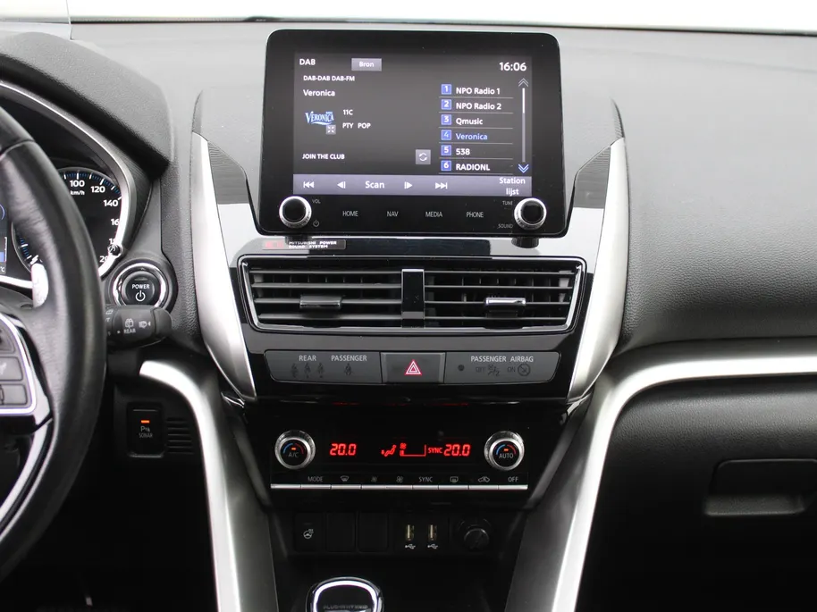Mitsubishi Eclipse Cross 2.4 PHEV Instyle | BTW Auto | Stuur-/stoelverwarming | Leder | HUD | LED | Schuifdak | Dodehoek detectie | Clima | Cruise adapt. | 18' LM |