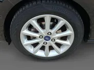 Ford Fiesta 1.0 EcoBoost Titanium | Dealeronderhouden | First edition pack | Adaptieve cruise control | Voorruitverwarming | Parkeer sensoren