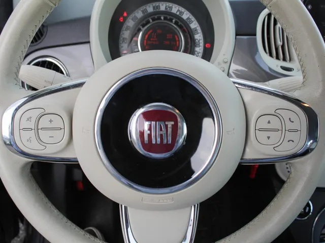 Fiat 500 1.2 Lounge Automaat | Carplay / Android auto | Airco | Cruise | Park sens