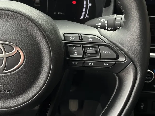 Toyota Yaris Cross 1.5 Hybrid 130 Dynamic | Stuur en Stoelverwarming | All Seasons
