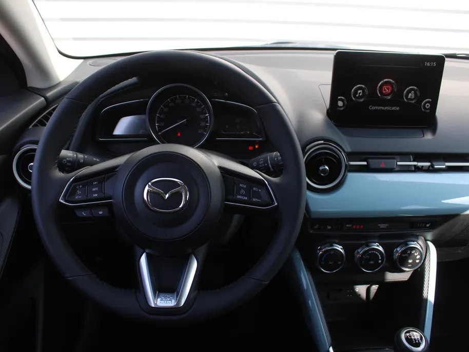 Mazda 2 1.5 e-SkyActiv-G 90PK 6MT Exclusive-Line | Private lease v.a. € 429 p/m | Camera | Dodehoek detectie | Clima | LED | Stoel- / Stuurverwarming |