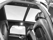 Volkswagen Touareg 3.0 TSi 462pk DSG eHybrid 4MOTION R · SOH 96.9% · Panoramadak · 360 Camera · Luchtvering · Wegklapbare Trekhaak · Stoelventilatie · Elek. Voorstoelen · 21'' Inch ·