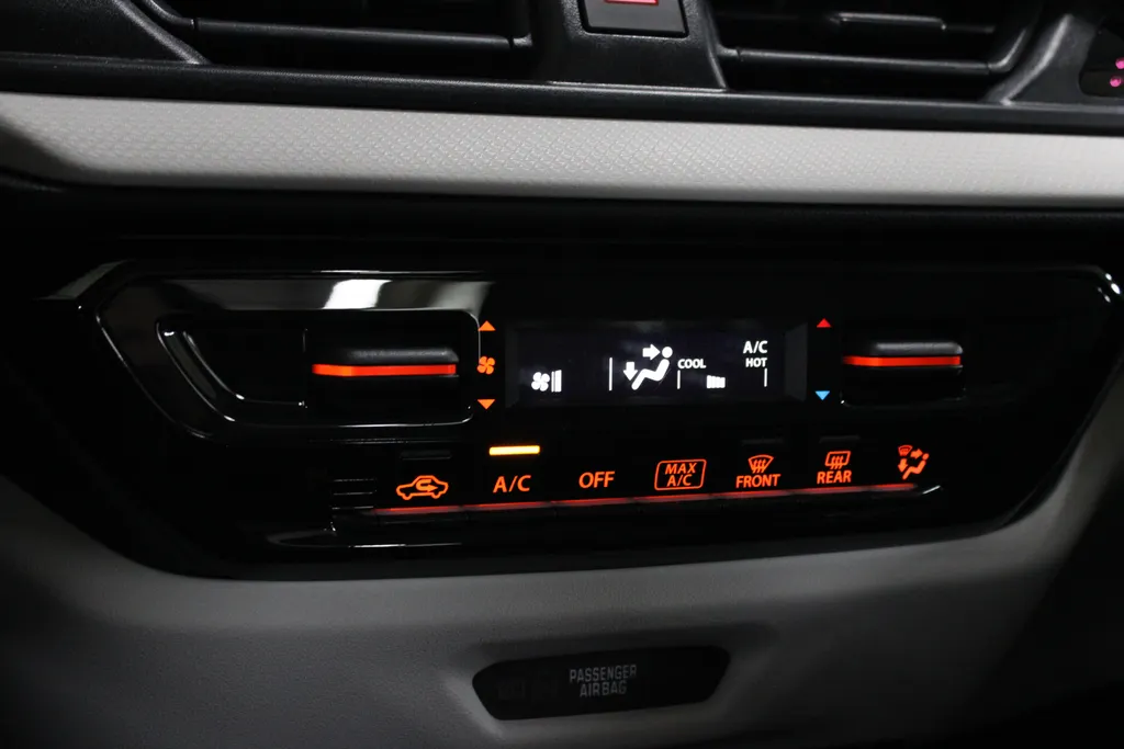 Suzuki Swift 1.2 Select Smart Hybrid Automaat / Keyless / Camera / Navigatie / Adaptieve Cruise Control /