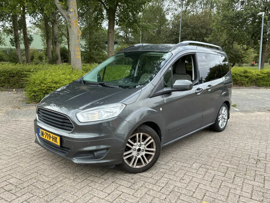 Ford Tourneo Courier 1.0 Titanium