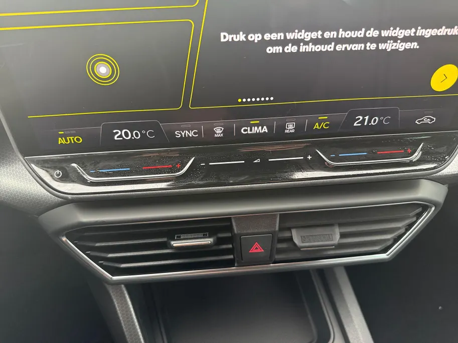 SEAT Leon Sportstourer Style Business Intense 1.5 eTSI 115 PK Station | Matrix verlichting | Metallic Lak | Herwaardering!!