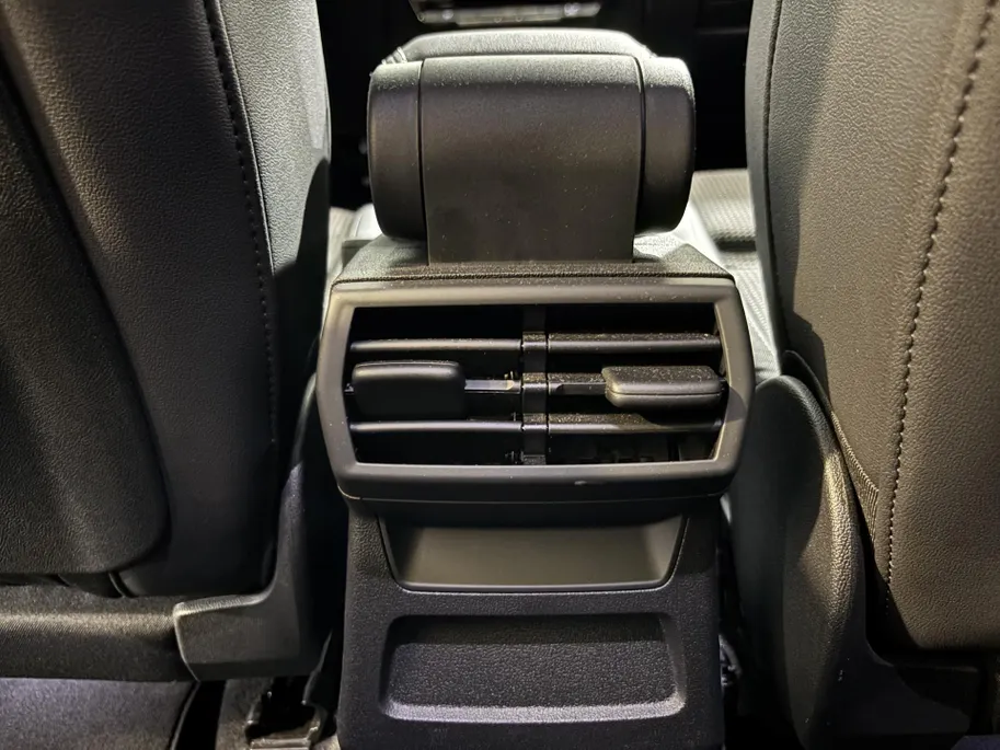 Audi A3 Limousine 110PK 30 TFSI S Edition Automaat | 1e eigenaar | Virtual Cockpit | Navi | Armsteun | Cruise Control | Zwarte Lichtmetalen Velgen | Apple CarPlay/Android Auto | Full LED koplampen | Keyless Entry |