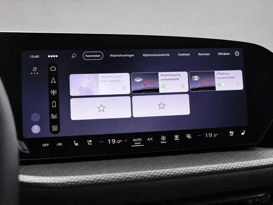 Audi Q5 e-hybrid quattro S edition Competition 367 PK · Tech pro · 20' LM Velgen · Glazen panoramadak · B&O Premium 3D