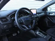 Ford Focus Wagon 1.0 EcoBoost ST Line Business | Stuur-/stoel-/voorruitverwarming | Camera | Clima | Draadloze telefoonlader | 17' LM | Navi |