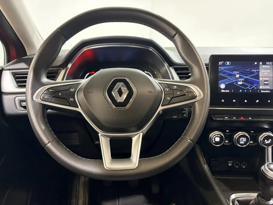 Renault Captur 90PK TCe Intens | Navi | Camera | Climate Control | Parkeersensoren | Apple CarPlay/Android Auto | Licht & Regen Sensor | Full LED | Lichtmetalen Velgen | Armsteun |