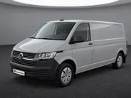 Volkswagen Bedrijfswagens Transporter 2.0TDi 150pk DSG L2 · Camera · Apple Carplay/Android Auto · 3-zits bank · Cruise Control · Airco ·