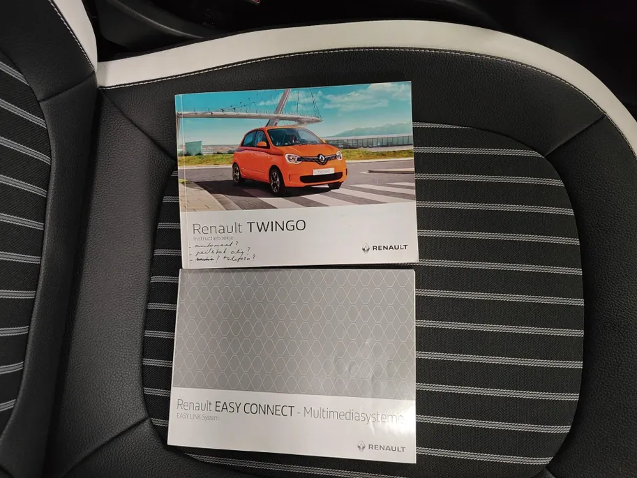 Renault Twingo 0.9 TCe Intens AUTOMAAT NAVI APPLE CARPLAY ANDROID AUTO LM VELGEN 5 DEURS ZEER LEUKE AUTO MET PAS 31000KM DEALER ONDERHOUDEN 1E EIGENAAR