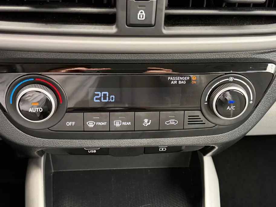 Hyundai i10 1.0 Premium | Climate Control | Achteruitrijcamera | Navigatie | Parkeersensoren achter | Apple Carplay/ Android Auto