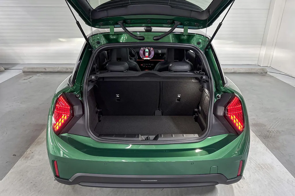 MINI Cooper 3-deurs C Favoured