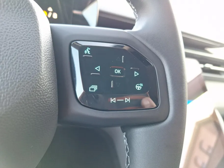 Ford Explorer Select Extended Range RWD 77 kWh | Driver Assistance Pack | Comfortpack 1 | 360Camera | Adaptive Cruisecontrol | Dodehoekdetectie | El. Achterklep | Head-up Display | 19' Lichtmetaal | Nieuw te bestellen |