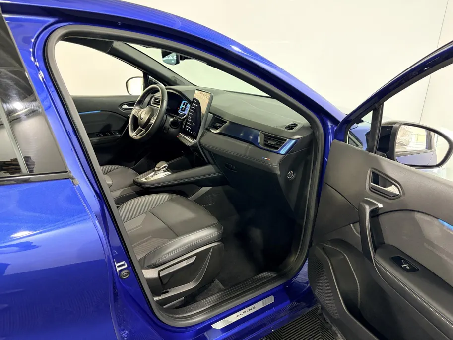 Renault Captur 145PK E-Tech Full Hybrid Esprit Alpine Automaat | Google Built-in | Climate Control | Stuurwielverwarming | Adaptive Cruise Control | Apple CarPlay/Android Auto | Lichtmetalen Velgen | Camera | Parkeersensoren |